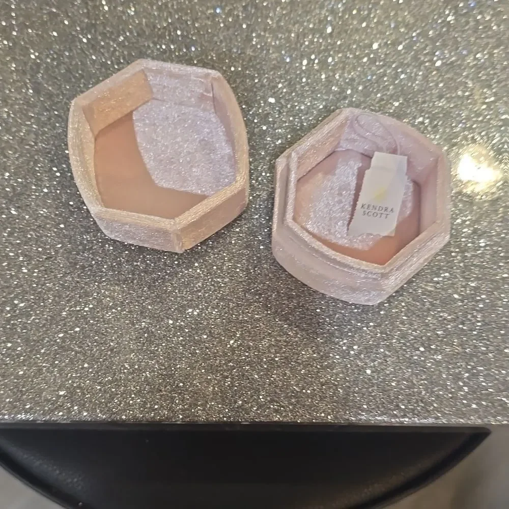 Kendra‎ Scott Davis Velvet Box- Blush